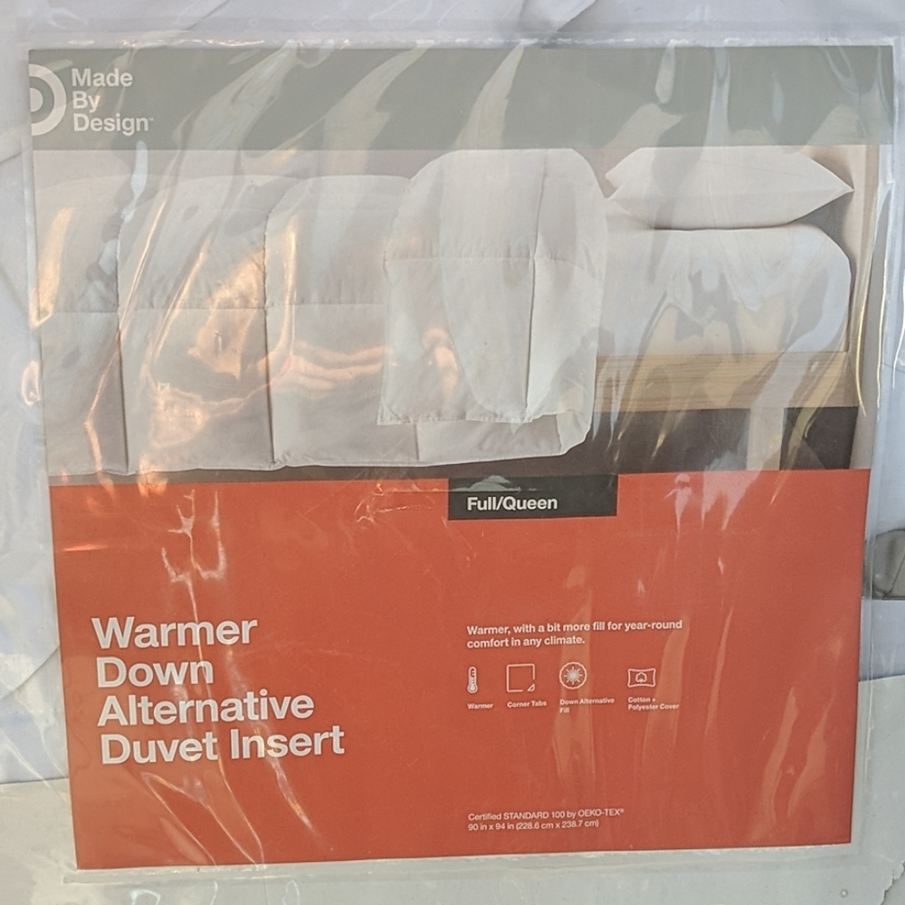 A duvet comforter